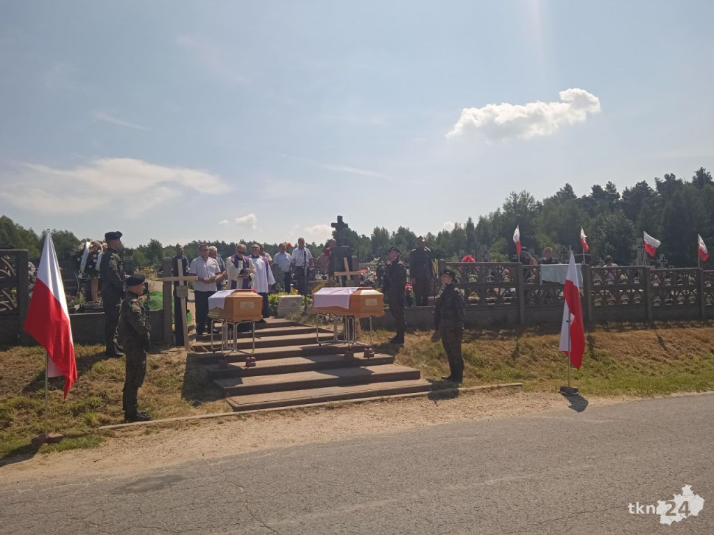 Pogrzeb nieznanych Ułanów w Pilczycy [Zdjęcia]