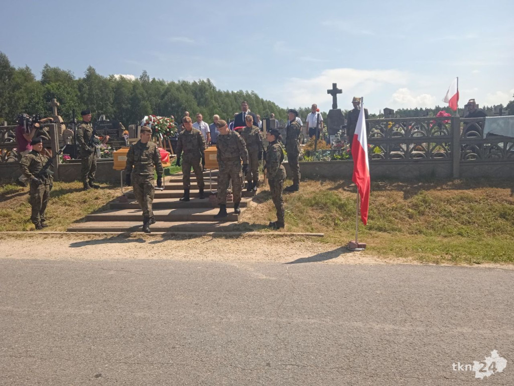 Pogrzeb nieznanych Ułanów w Pilczycy [Zdjęcia]