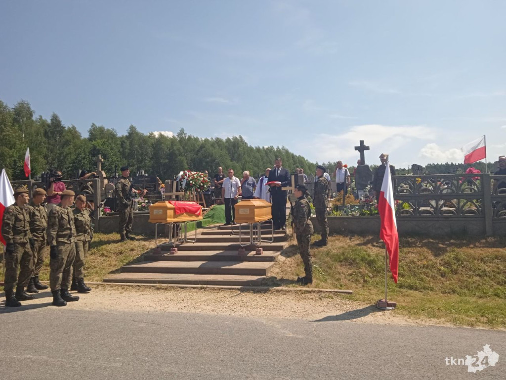 Pogrzeb nieznanych Ułanów w Pilczycy [Zdjęcia]