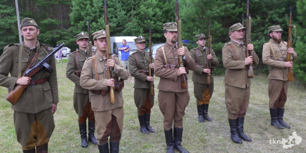 Kolejne ułańskie święto w Białym Ługu. Był pogrzeb żołnierzy i rekonstrukcje [wideo, zdjęcia]