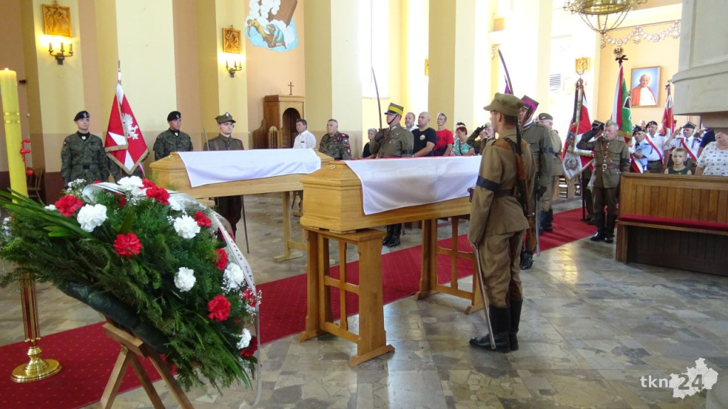 Pogrzeb nieznanych Ułanów w Pilczycy [Zdjęcia]