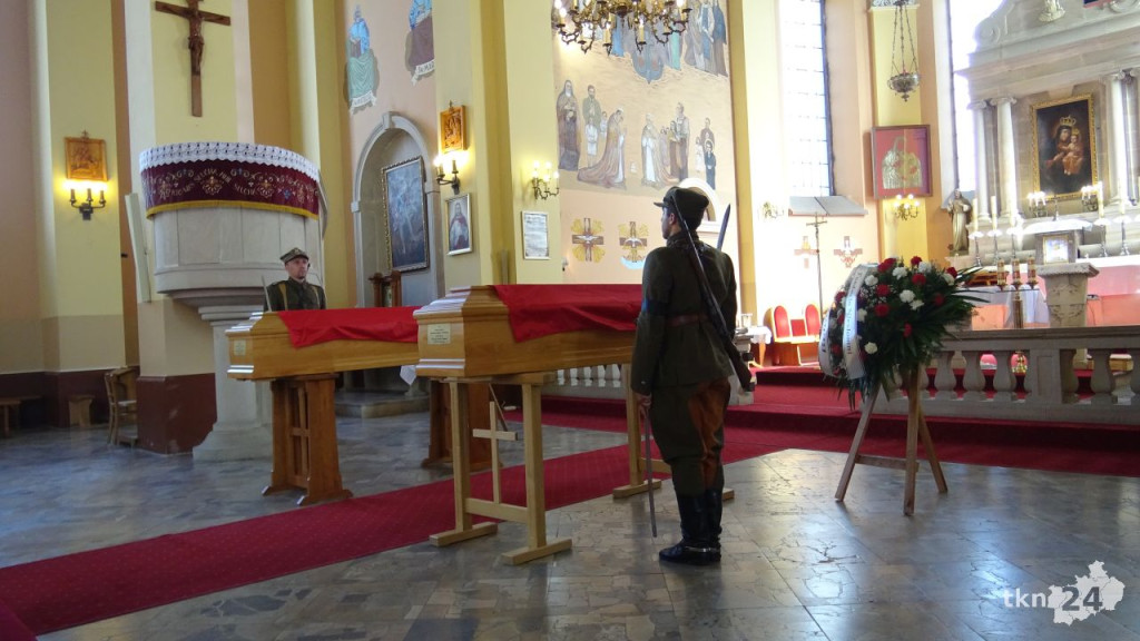 Pogrzeb nieznanych Ułanów w Pilczycy [Zdjęcia]