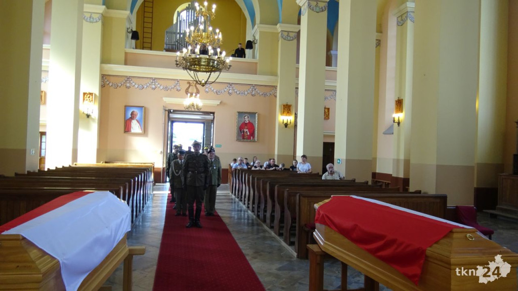Pogrzeb nieznanych Ułanów w Pilczycy [Zdjęcia]