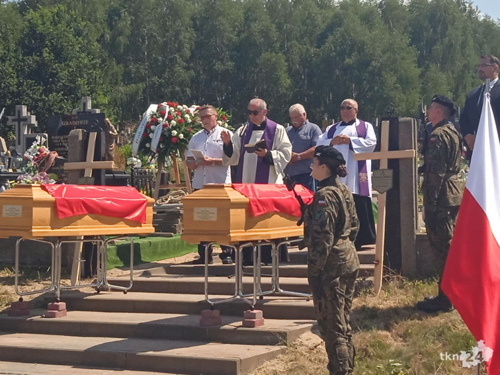 Pogrzeb nieznanych Ułanów w Pilczycy [Zdjęcia]
