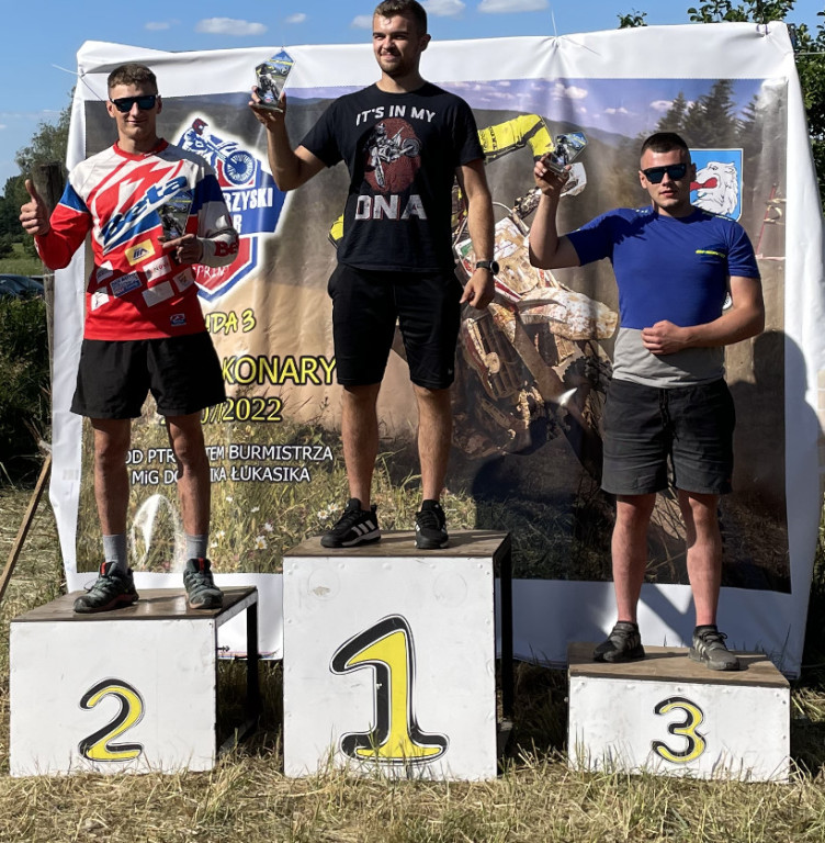 Sukcesy braci Broniewskich na Mistrzostwach Okręgu w Konarach [zdjęcia]