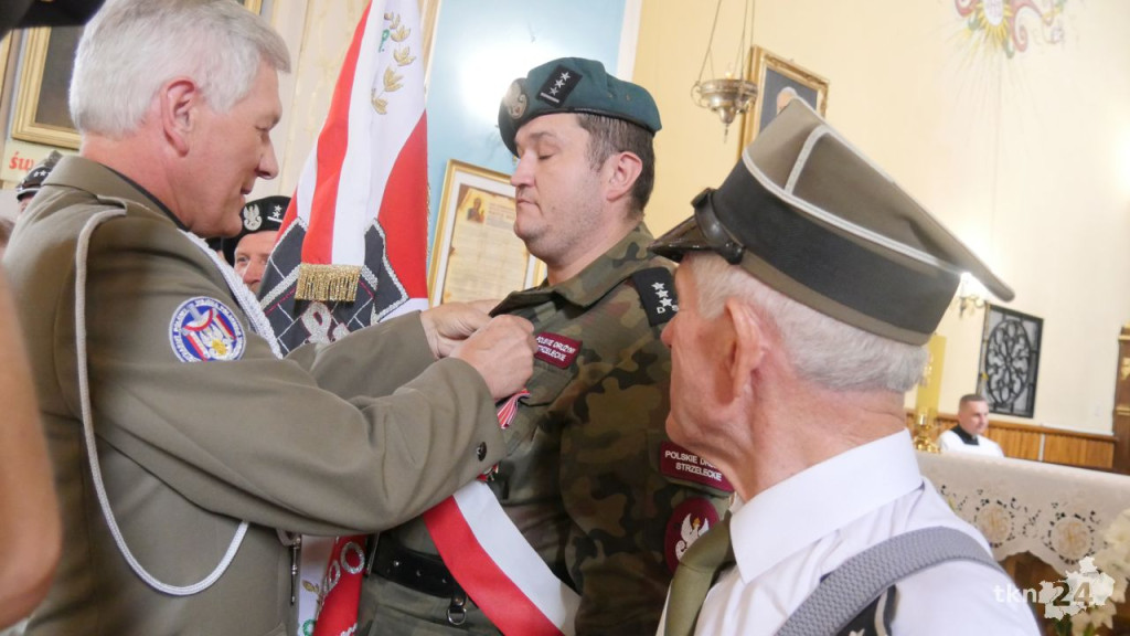 Złote i  srebrne medale wojskowe wręczano w Bedlnie [wideo, zdjęcia]