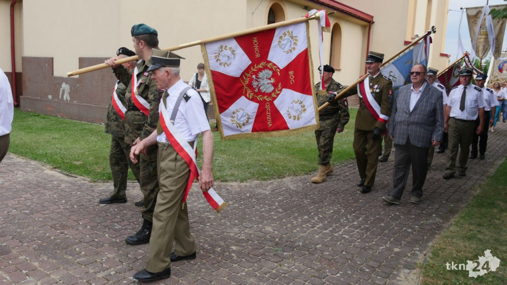 Złote i  srebrne medale wojskowe wręczano w Bedlnie [wideo, zdjęcia]