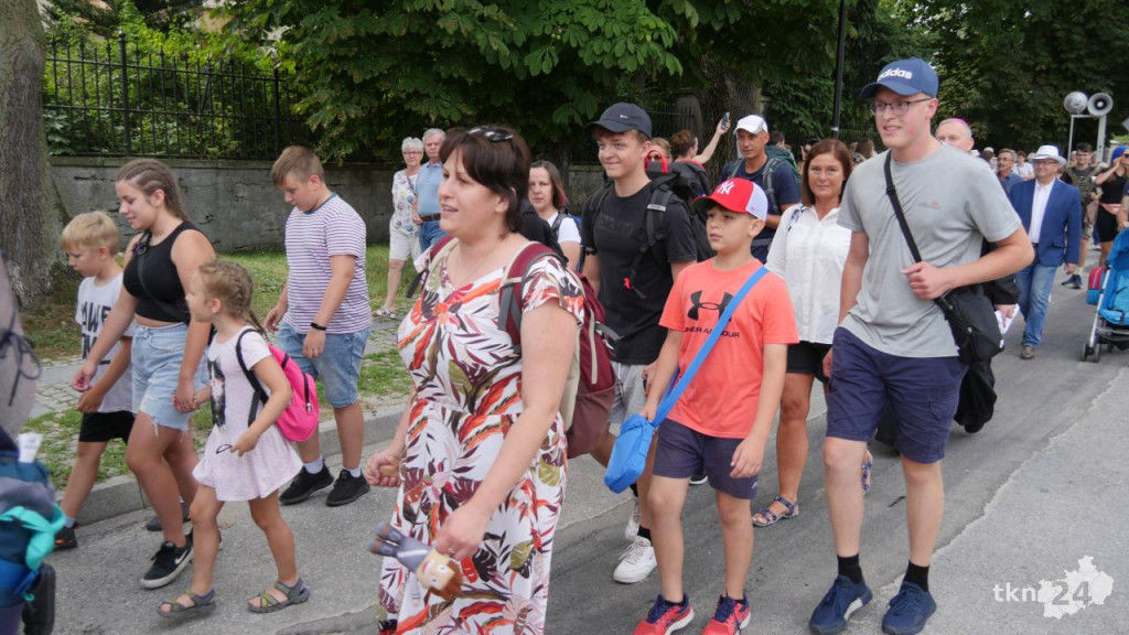 Około 160 koneckich pielgrzymów już na trasie! [wideo, zdjęcia]
