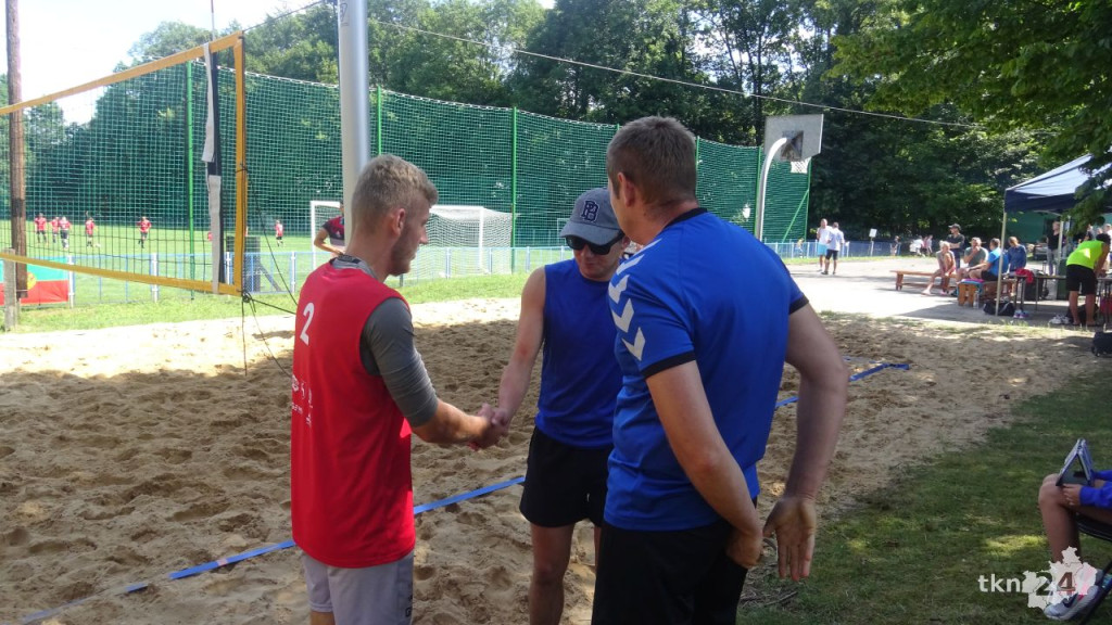 Piotr Strożek i Michał Kobierecki najlepsi w turnieju siatkówki w Fałkowie [wideo, zdjęcia]
