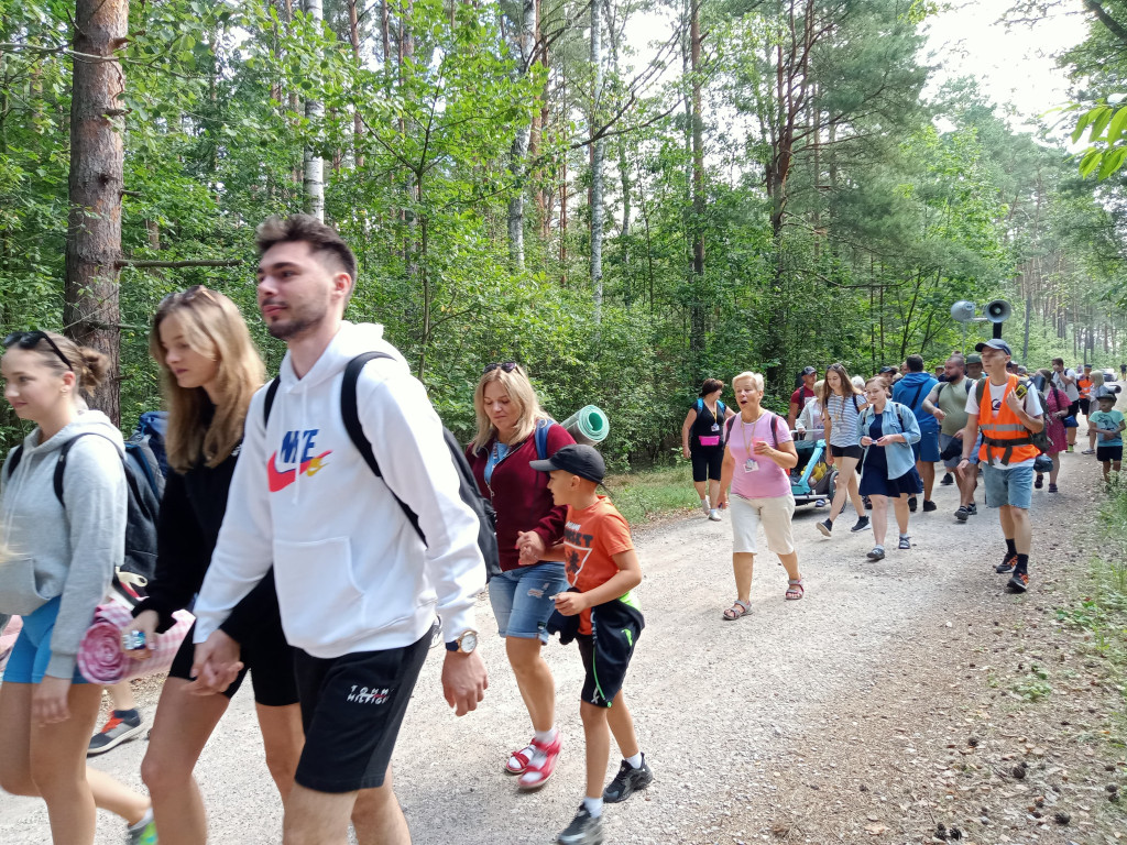Z Sielpi do Słupi Koneckiej. Przed koneckimi pątnikami drugi dzień [zdjęcia]
