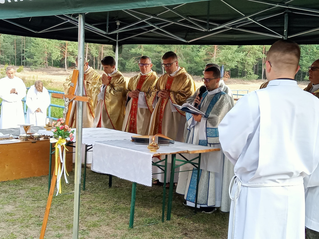 Z Sielpi do Słupi Koneckiej. Przed koneckimi pątnikami drugi dzień [zdjęcia]