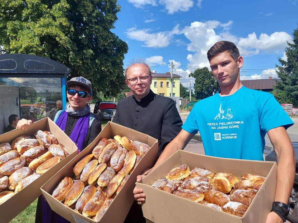 Coraz bliżej Jasnej Góry. Fotorelacja z koneckiej pielgrzymki