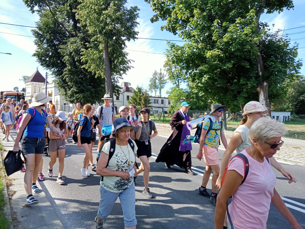 Coraz bliżej Jasnej Góry. Fotorelacja z koneckiej pielgrzymki