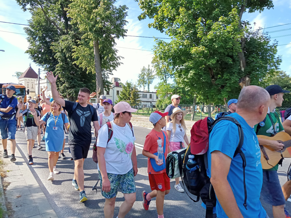 Coraz bliżej Jasnej Góry. Fotorelacja z koneckiej pielgrzymki