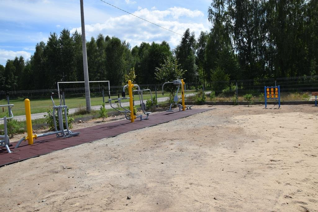Nowy plac zabaw w Bębnowie już służy jego mieszkańcom [wideo i zdjęcia]
