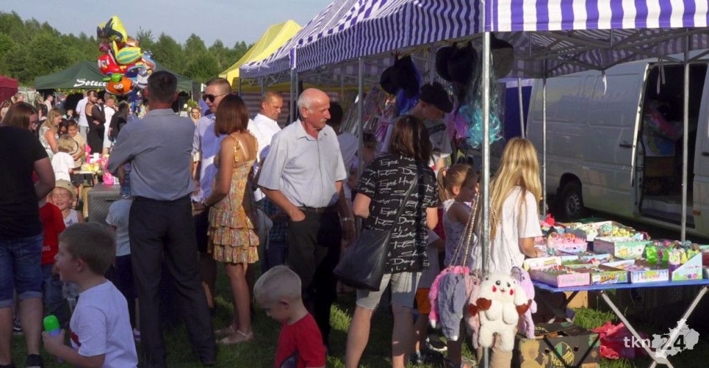 Słoneczne święto Gowarczowa. Mnóstwo osób na tradycyjnym festynie [wideo, zdjęcia]