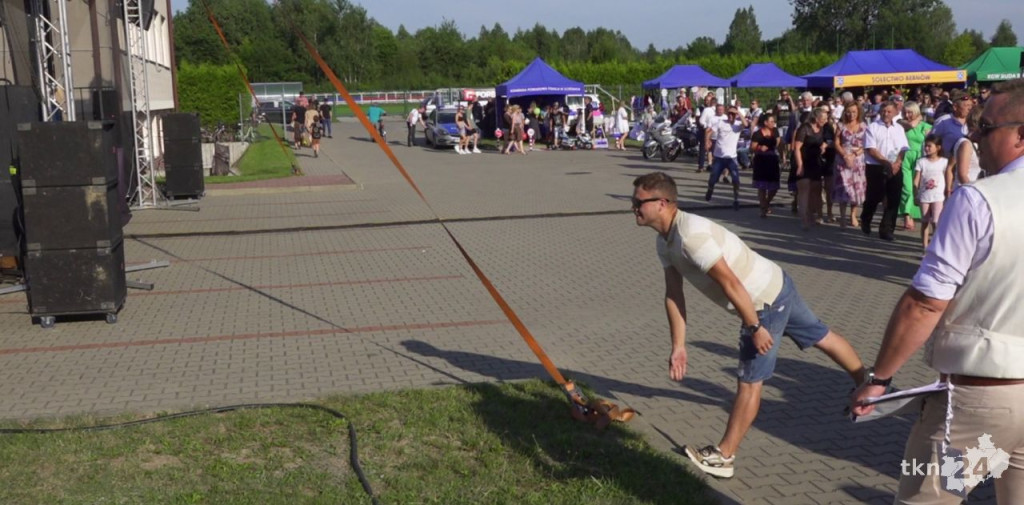 Słoneczne święto Gowarczowa. Mnóstwo osób na tradycyjnym festynie [wideo, zdjęcia]