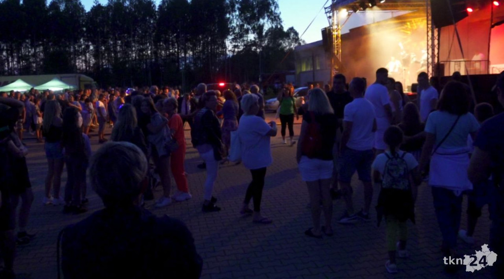 Słoneczne święto Gowarczowa. Mnóstwo osób na tradycyjnym festynie [wideo, zdjęcia]