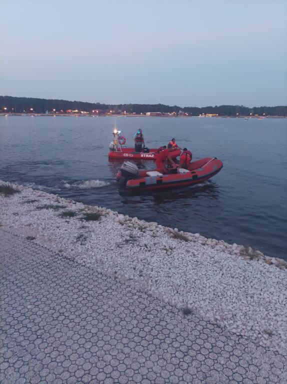 Zaginął 26-latek w Sielpi. Poszukiwania w wodzie i na lądzie