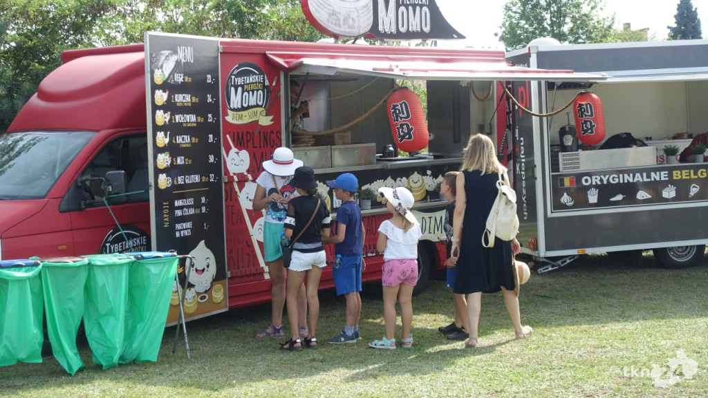 Dni Końskich 2022. Glorietty, foodtrucki i festiwal kolorów na start! [WIDEO]