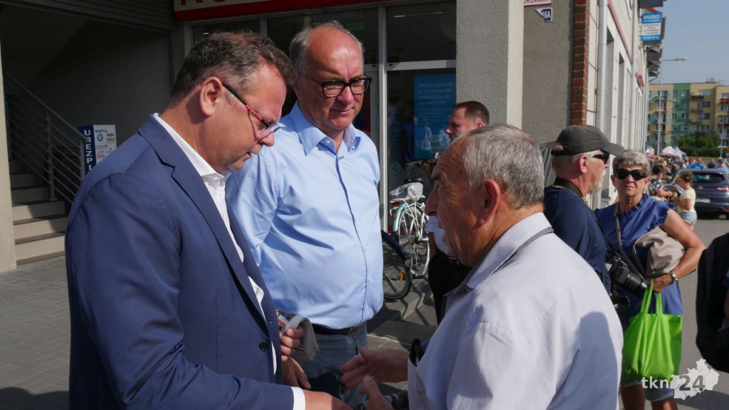 Działacze Lewicy na koneckiej targowicy [wideo, zdjęcia]