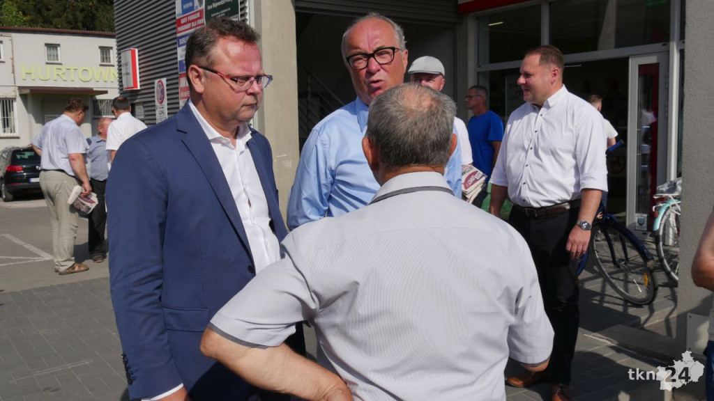 Działacze Lewicy na koneckiej targowicy [wideo, zdjęcia]