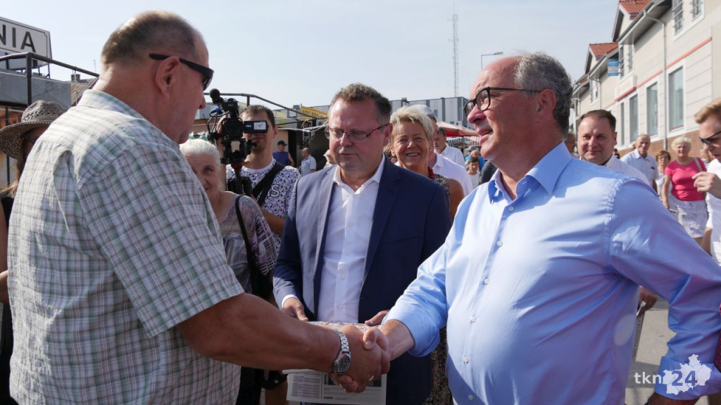 Działacze Lewicy na koneckiej targowicy [wideo, zdjęcia]