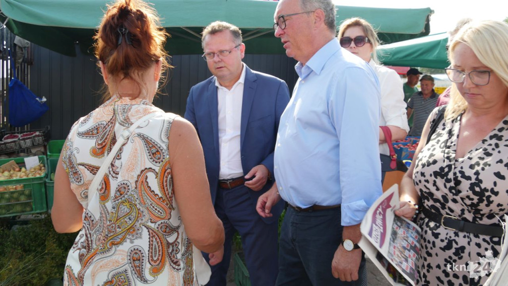 Działacze Lewicy na koneckiej targowicy [wideo, zdjęcia]