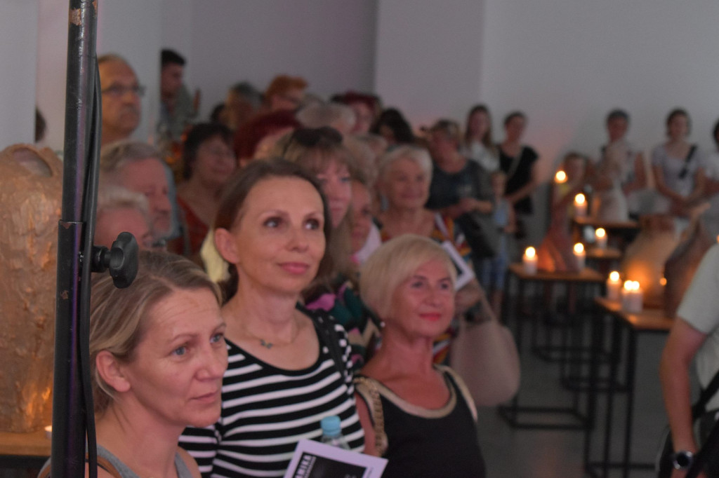 Paweł Stasiński zaprezentował swoją ceramikę [wideo, zdjęcia]