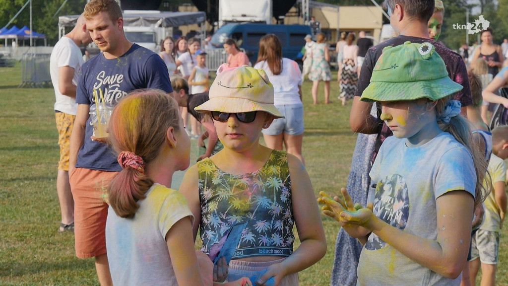 Dni Końskich 2022. Glorietty, foodtrucki i festiwal kolorów na start! [WIDEO]