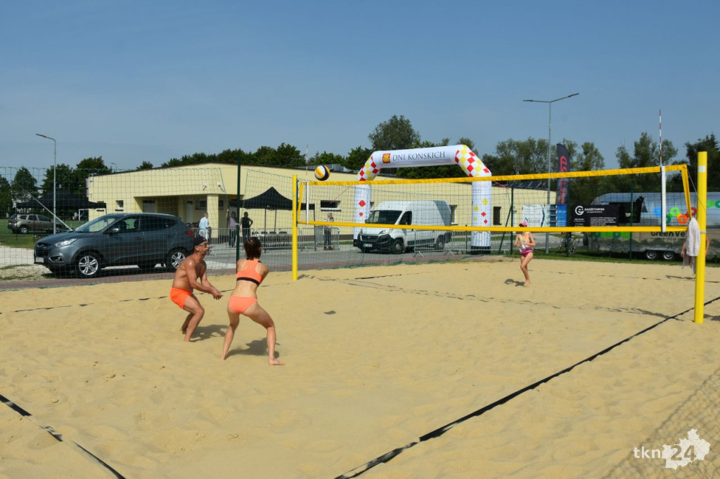 Dni Końskich 2022. Afromental, turnieje sportowe, wystawa aut [wideo, zdjęcia]