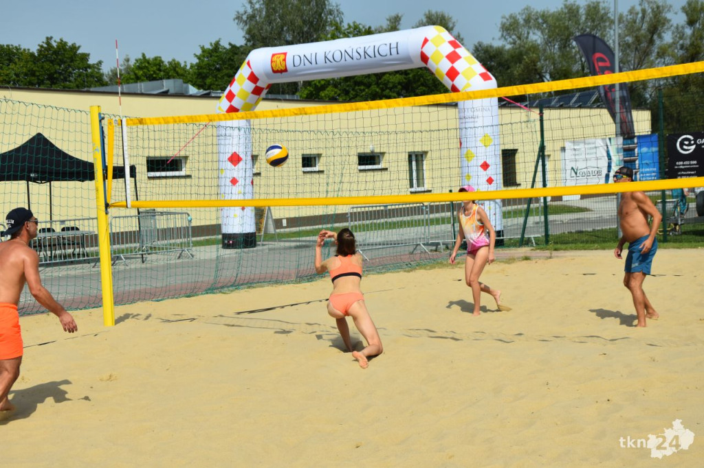 Dni Końskich 2022. Afromental, turnieje sportowe, wystawa aut [wideo, zdjęcia]