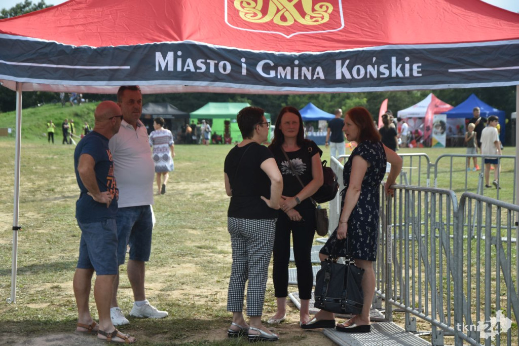 Dni Końskich 2022. Afromental, turnieje sportowe, wystawa aut [wideo, zdjęcia]