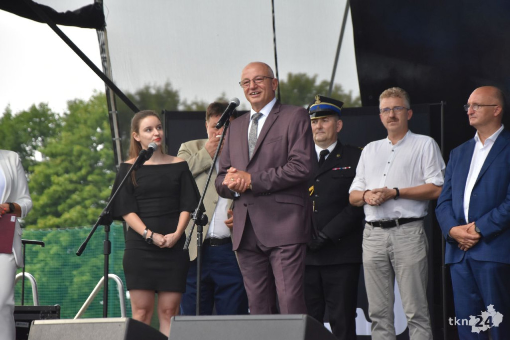 Dni Końskich 2022. Afromental, turnieje sportowe, wystawa aut [wideo, zdjęcia]