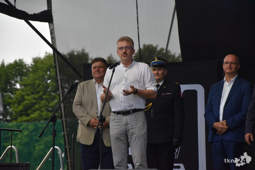 Dni Końskich 2022. Afromental, turnieje sportowe, wystawa aut [wideo, zdjęcia]