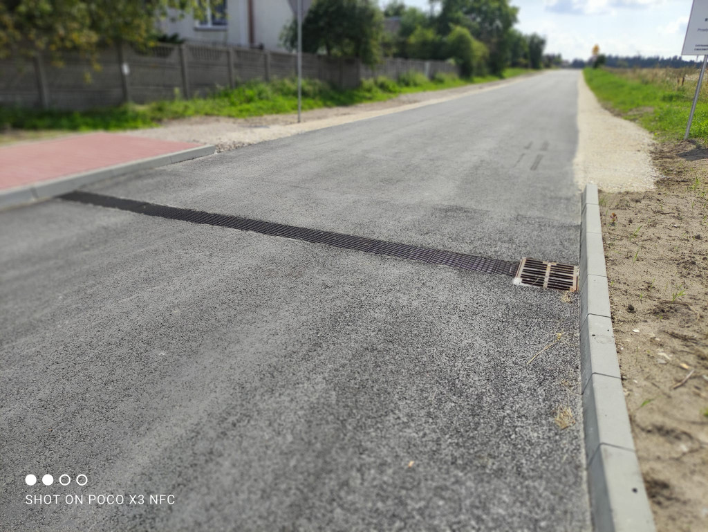 Droga wewnętrzna w Modliszewicach oddana do użytku