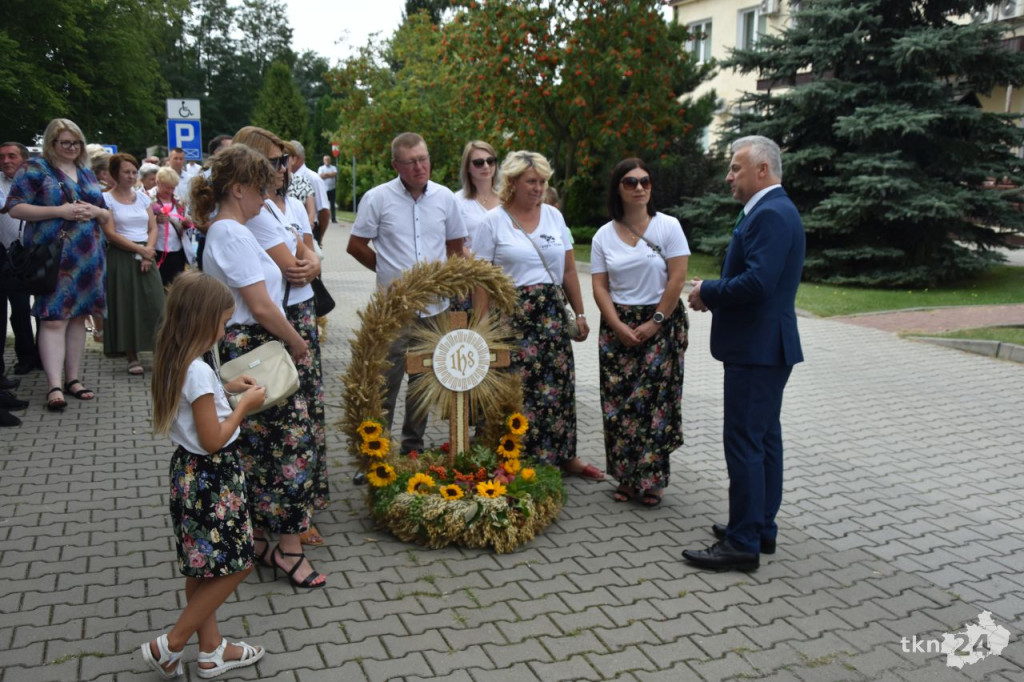 Piękne wieńce dożynkowe w gminie Ruda Maleniecka [wideo, zdjęcia]