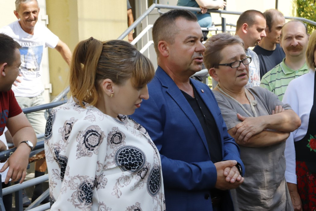 Gospodynie wspólnie z uczestnikami Warsztatu Terapii Zajęciowej