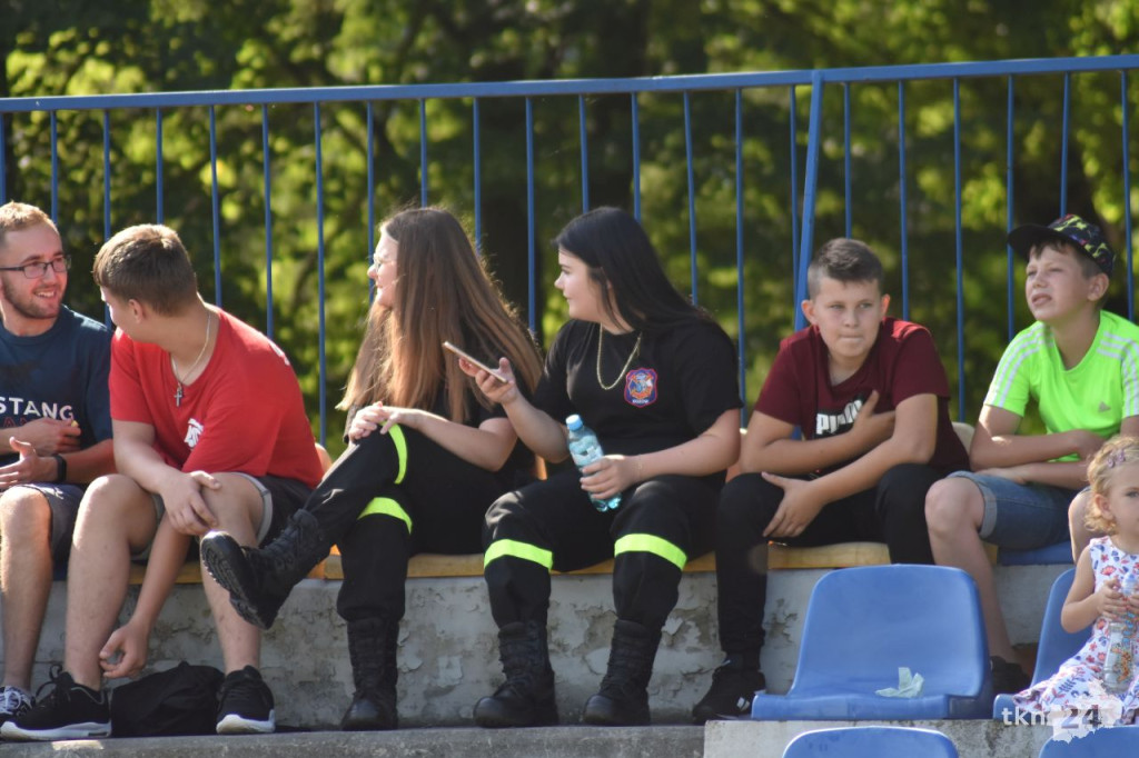 Niekłań i Kozów mistrzami gminnych zawodów w Stąporkowie [wideo, zdjęcia]