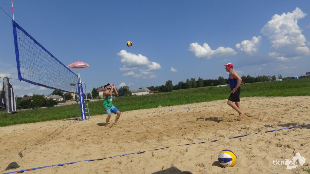 Nad Antoniowem znów grali w siatkówkę [wideo, zdjęcia]