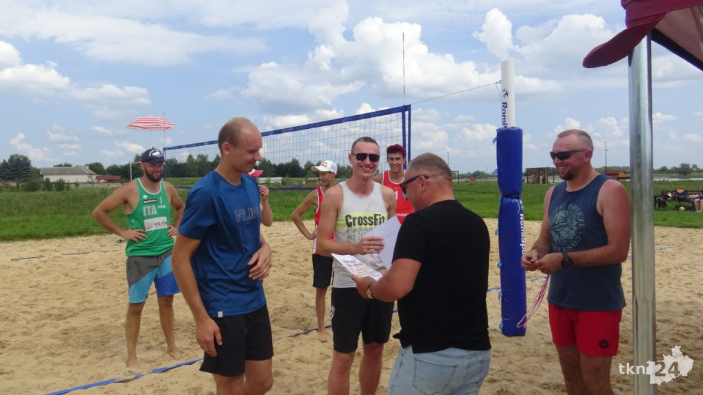 Nad Antoniowem znów grali w siatkówkę [wideo, zdjęcia]