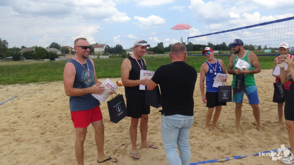 Nad Antoniowem znów grali w siatkówkę [wideo, zdjęcia]