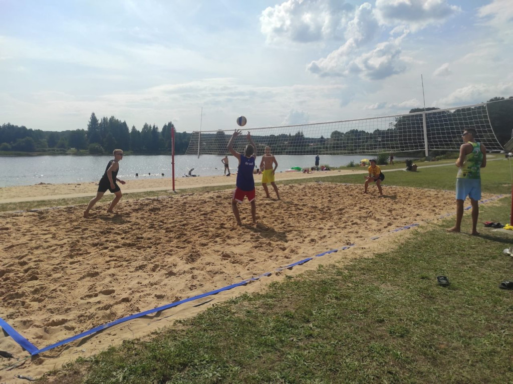 Turniej piłki siatkowej w Stąporkowie na koniec wakacji 2022 [GALERIA]