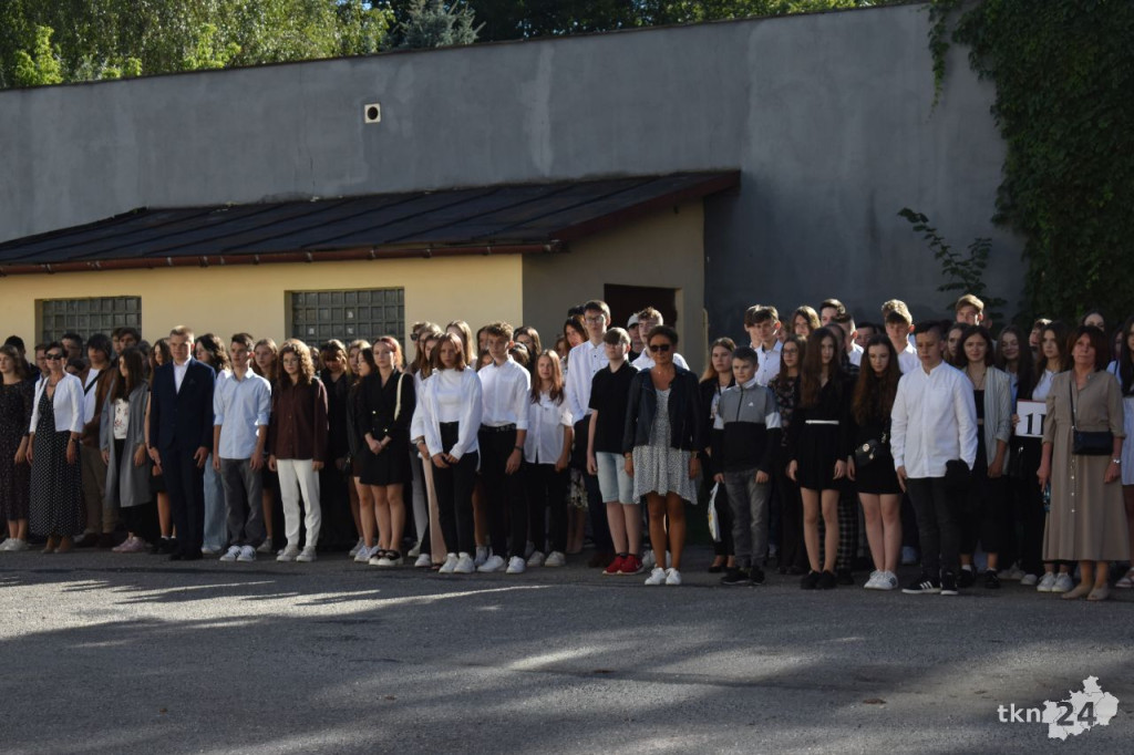 Uczniowie powitali rok szkolny 2022/23 w powiecie koneckim [wideo, zdjęcia]