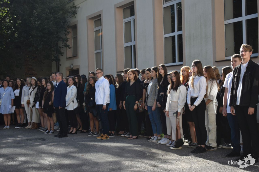 Uczniowie powitali rok szkolny 2022/23 w powiecie koneckim [wideo, zdjęcia]