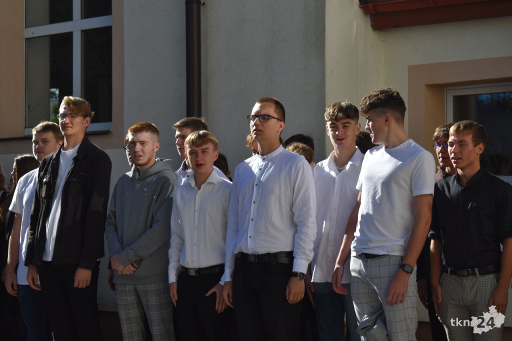 Uczniowie powitali rok szkolny 2022/23 w powiecie koneckim [wideo, zdjęcia]