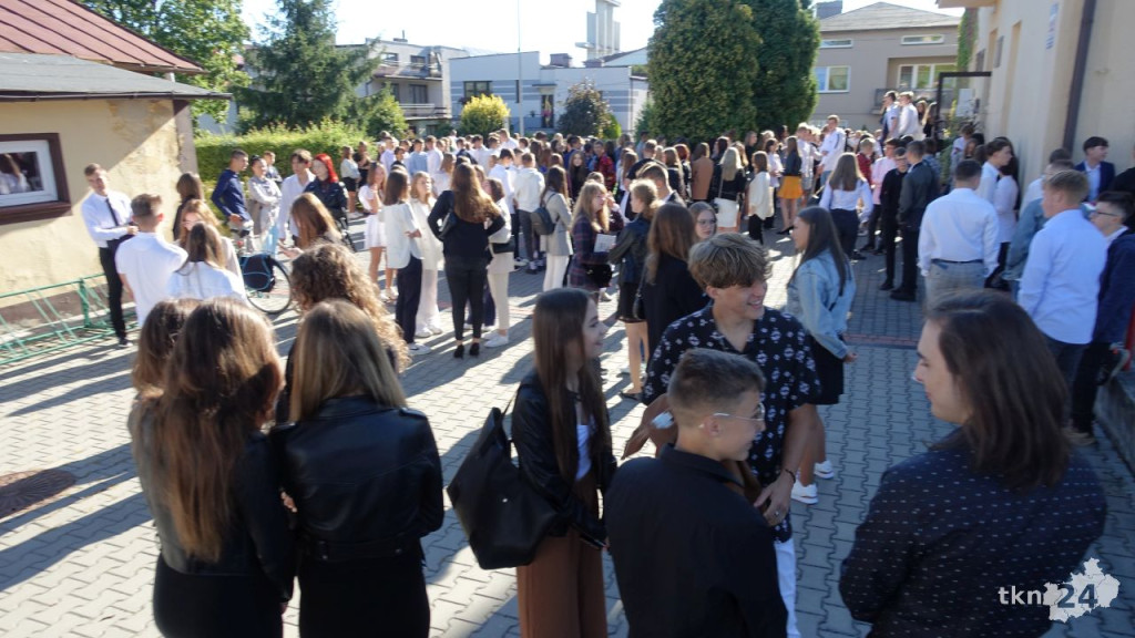 Uczniowie powitali rok szkolny 2022/23 w powiecie koneckim [wideo, zdjęcia]