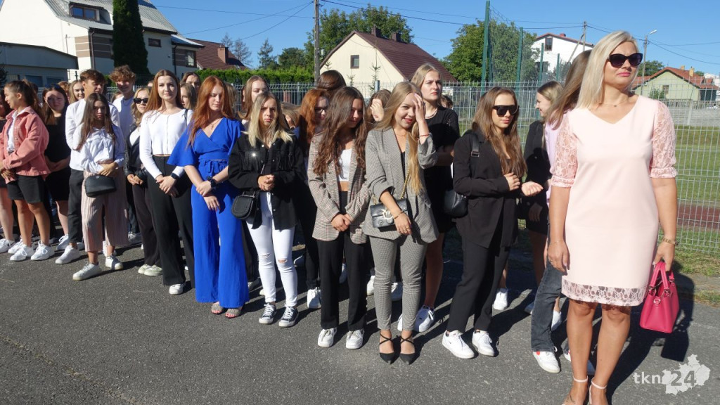 Uczniowie powitali rok szkolny 2022/23 w powiecie koneckim [wideo, zdjęcia]