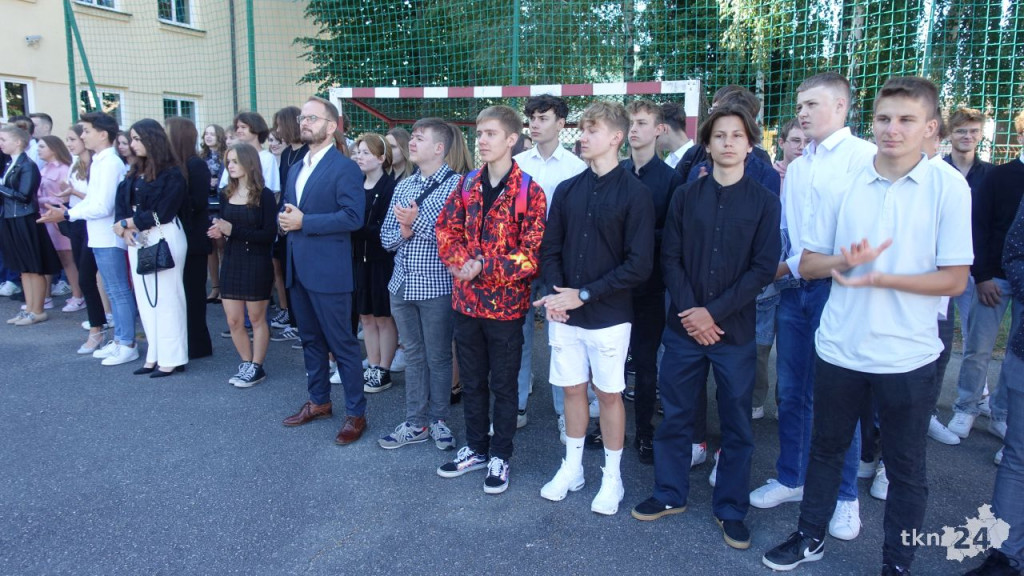 Uczniowie powitali rok szkolny 2022/23 w powiecie koneckim [wideo, zdjęcia]