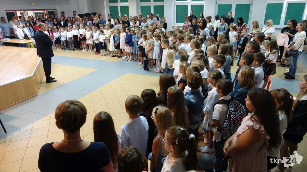 Uczniowie powitali rok szkolny 2022/23 w powiecie koneckim [wideo, zdjęcia]